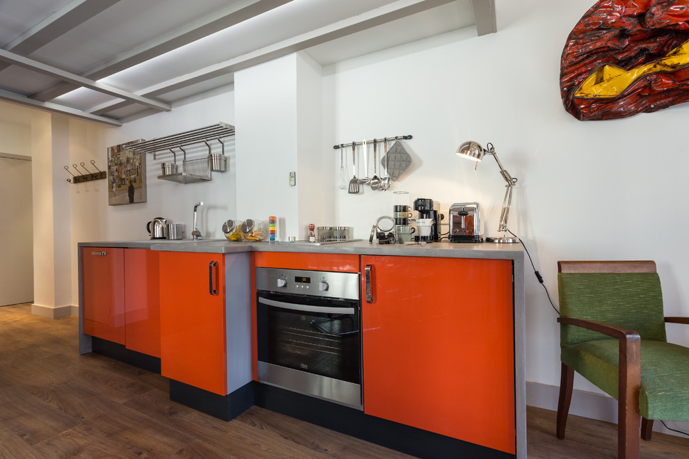 Example of a 1960s kitchen design in Nice