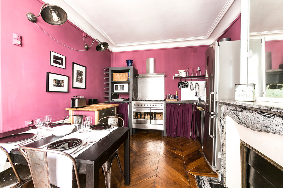 Eclectic kitchen in Paris.