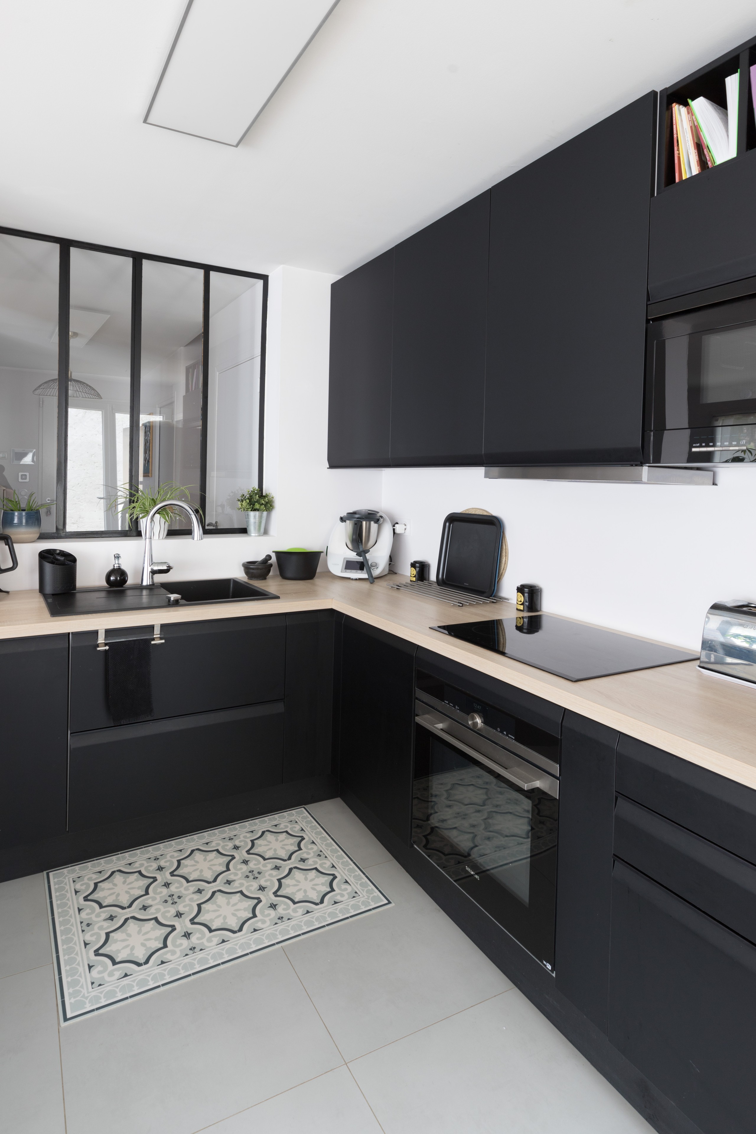 75 Beautiful Scandinavian Kitchen With Black Cabinets Pictures Ideas July 2021 Houzz