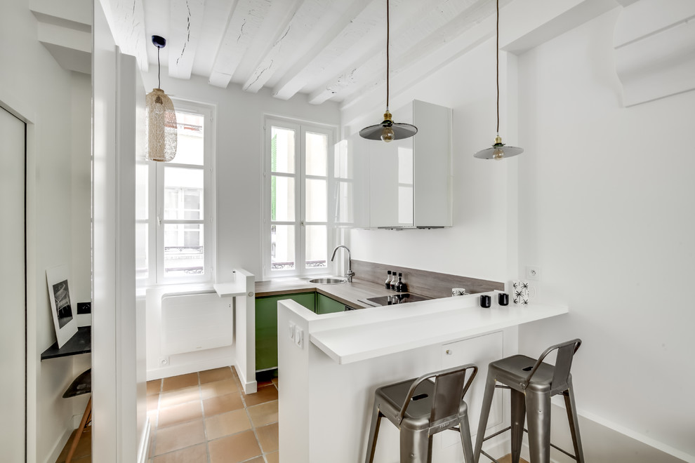 Studio Parisien Avec Un Air De Maison De Campagne Scandinavian Kitchen Paris By Parisdinterieur Houzz