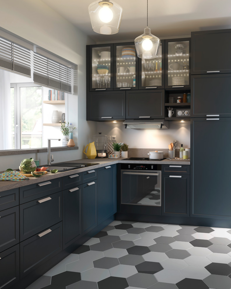 Geschlossene, Mittelgroße Moderne Küche ohne Insel in L-Form mit Waschbecken, blauen Schränken und Keramikboden in Lille