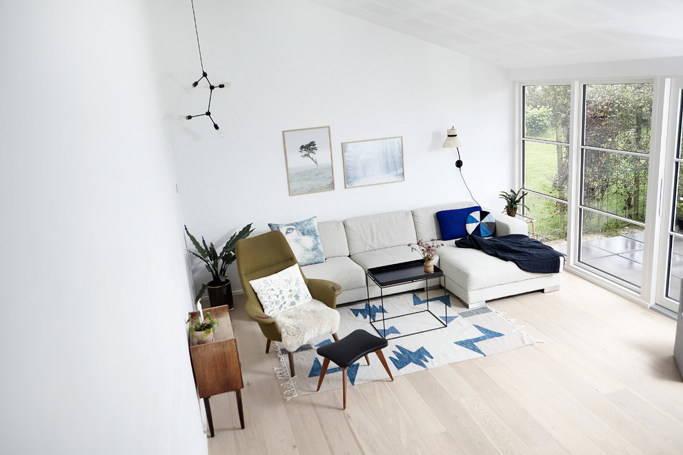 Design ideas for a scandinavian living room in Aarhus.