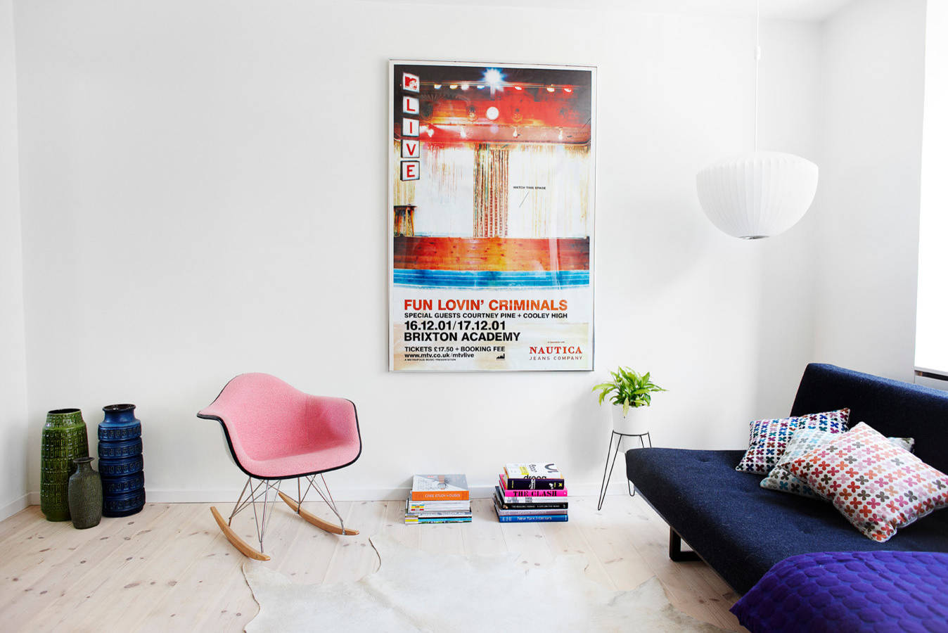 Interior - customized Børge Mogensen sofa og Eames rocking chair polstret i  pink - Scandinavian - Living Room - Copenhagen - by RUM4 indretning |  design | køkken | arkitektur | Houzz