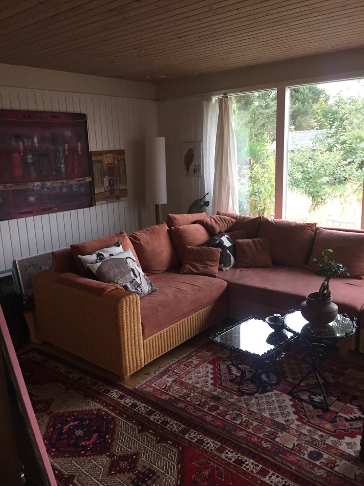 Living room - scandinavian living room idea in Aarhus