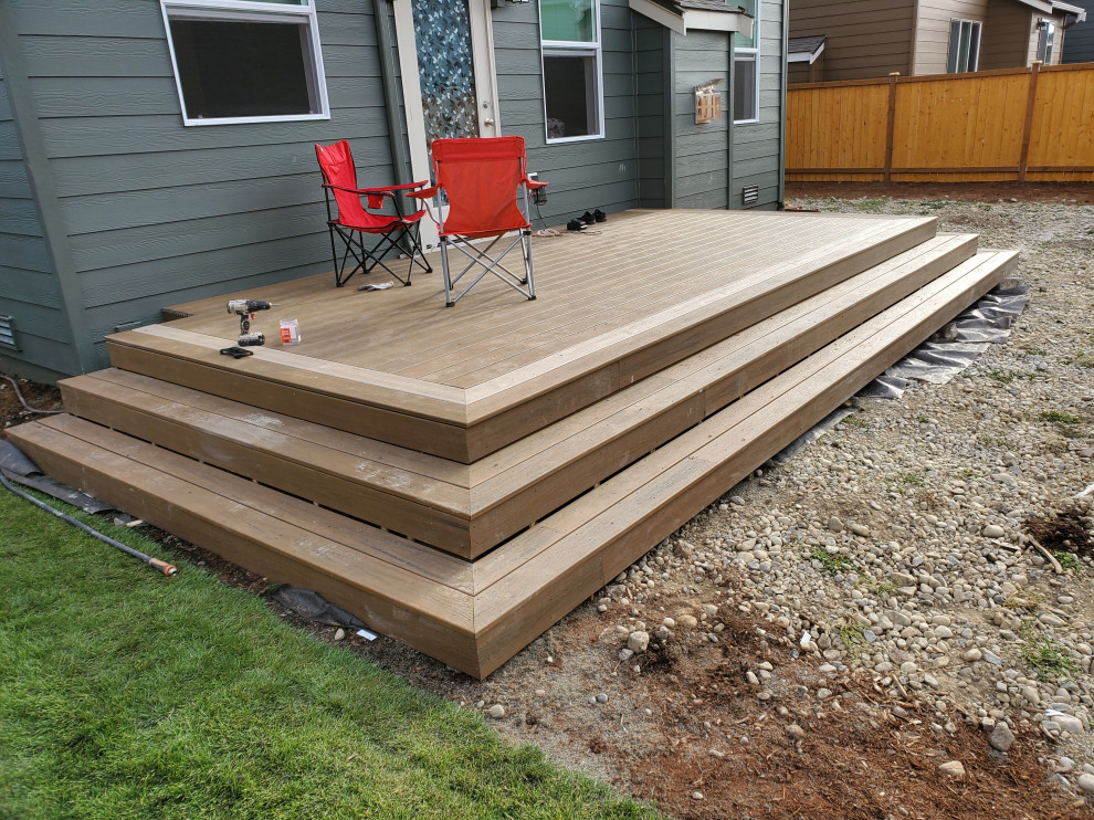 10'x20' trex deck with wrap around steps Deck Seattle by Teaham