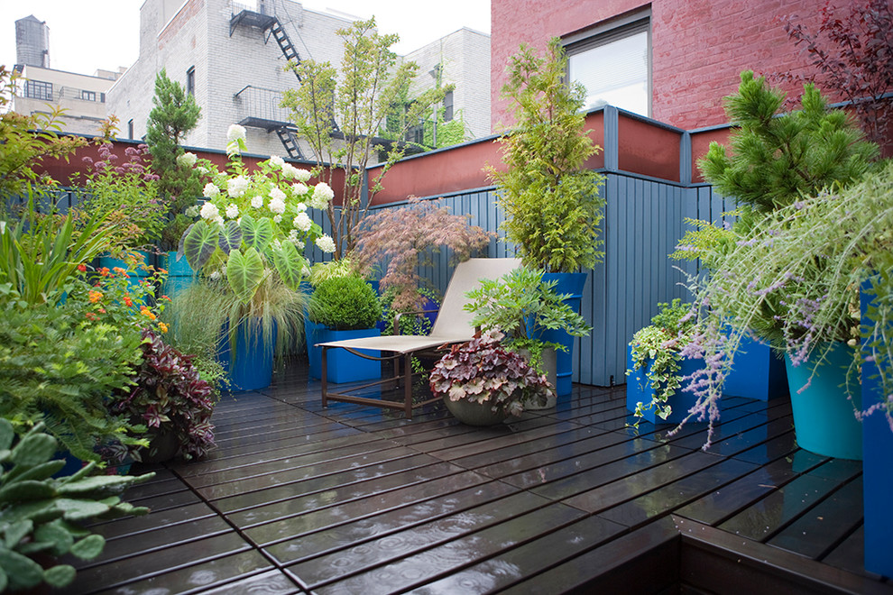 Inspiration for an eclectic deck remodel in New York