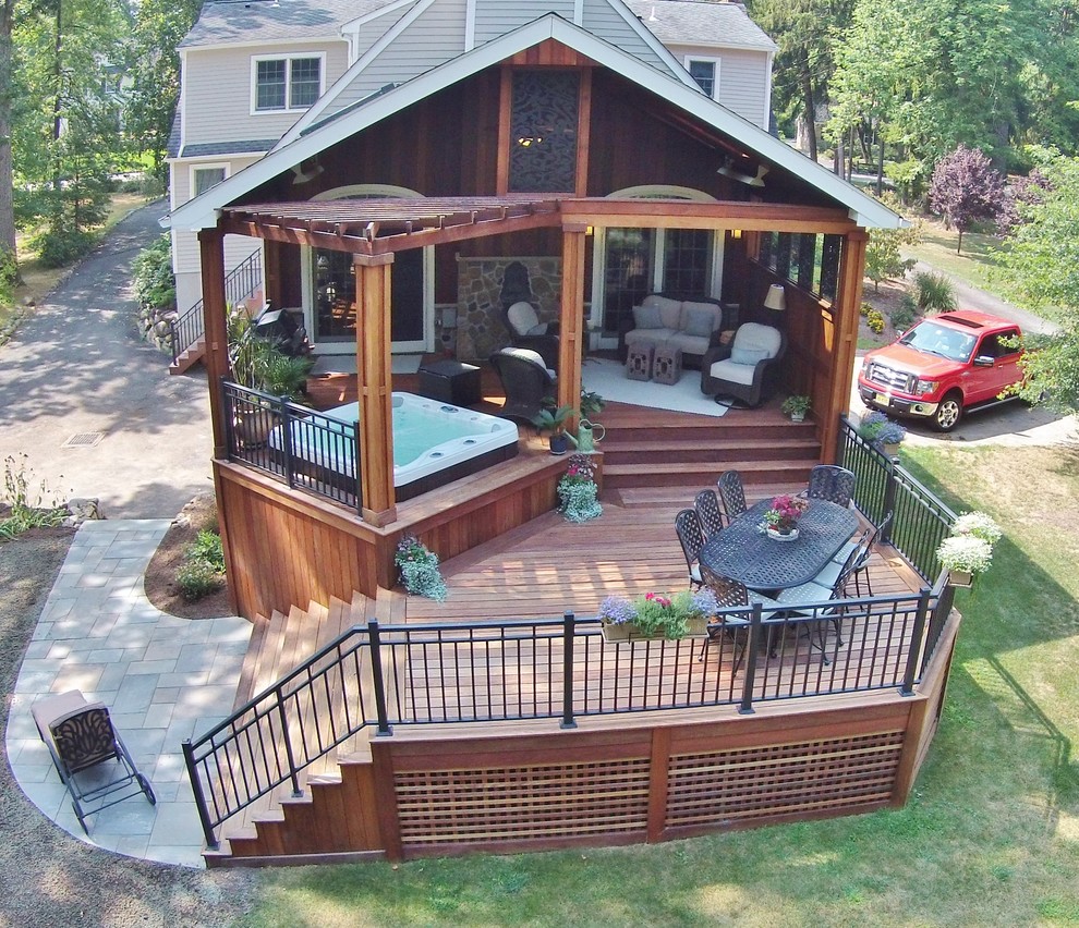 Foto di una terrazza design dietro casa