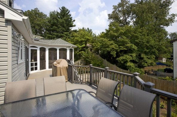 Aménagement d'une terrasse classique.