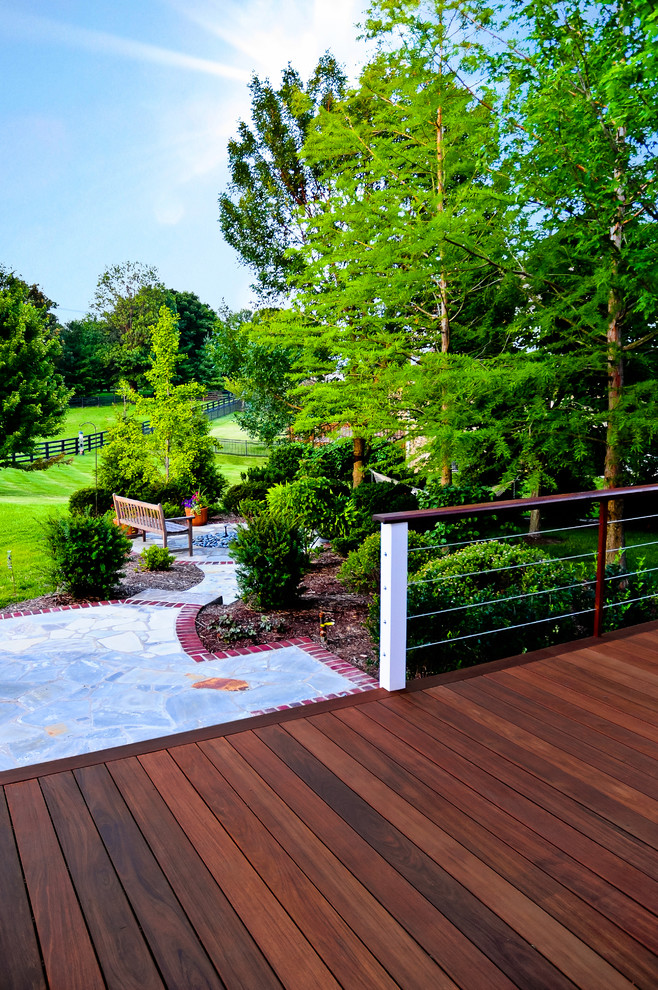 Inspiration for a contemporary deck remodel in Tampa