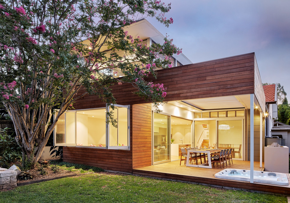 Mittelgroße, Überdachte Moderne Terrasse hinter dem Haus in Sydney