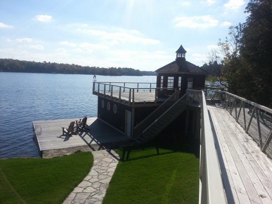 Inspiration for a large nautical back terrace in Toronto with no cover.