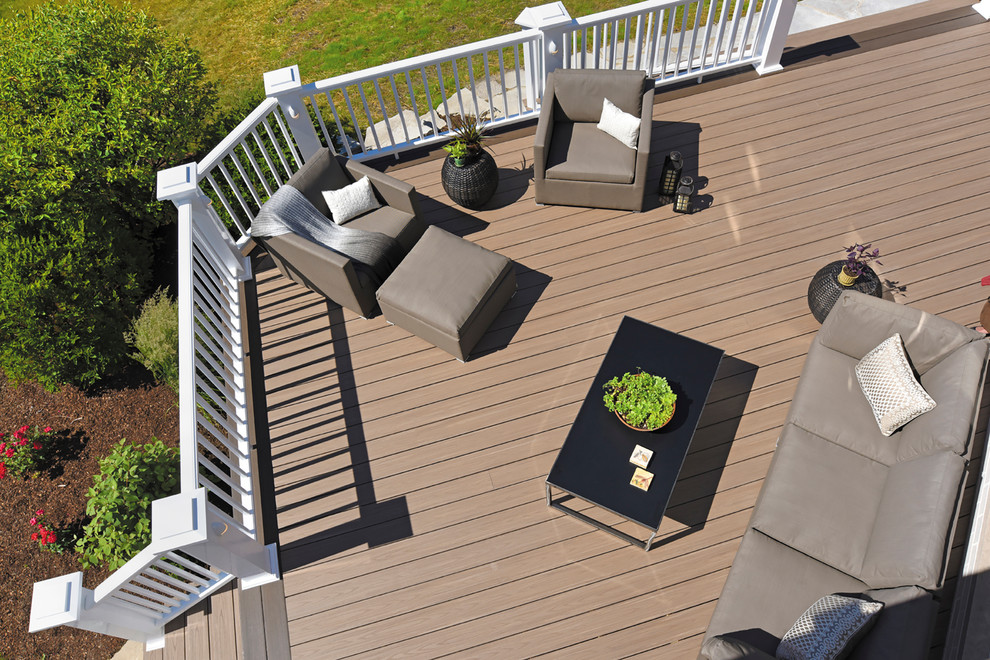 AZEK Harvest Collection Decking in Autumn Chestnut Traditional Deck