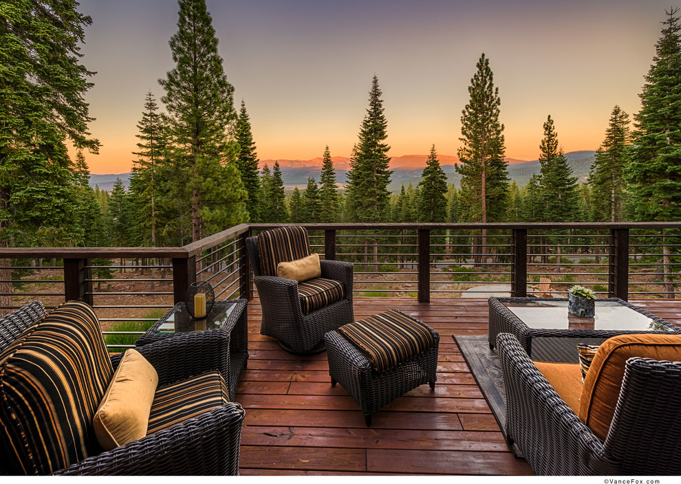 Example of a mountain style deck design in Las Vegas