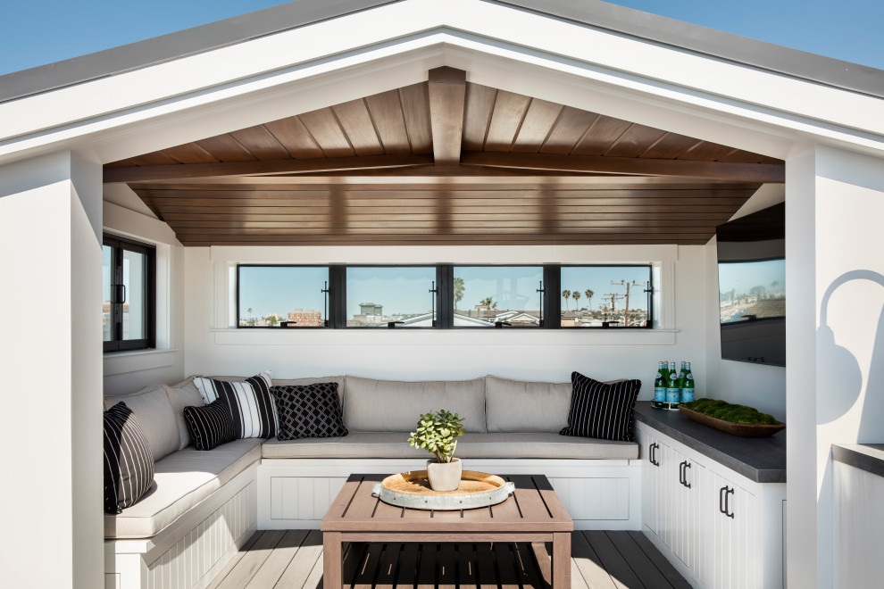 Design ideas for a nautical terrace in Orange County with a bar area.