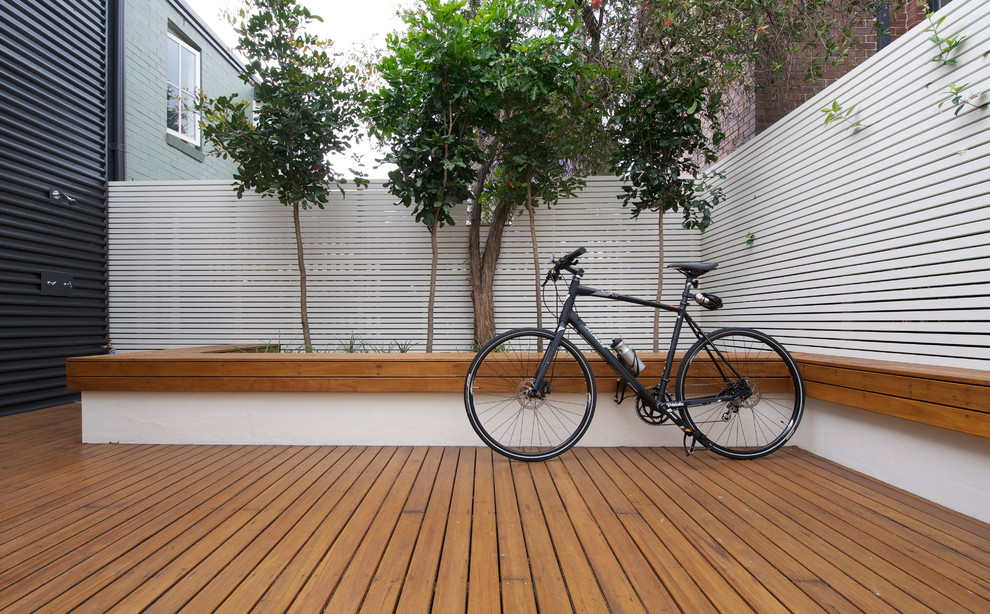 Idee per una terrazza contemporanea dietro casa