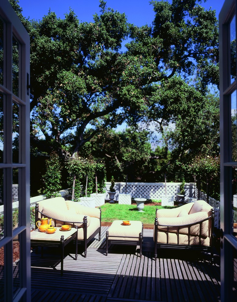 Eclectic deck photo in Los Angeles