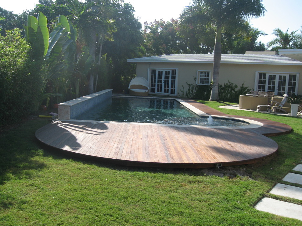 Inspiration for a deck remodel in Miami