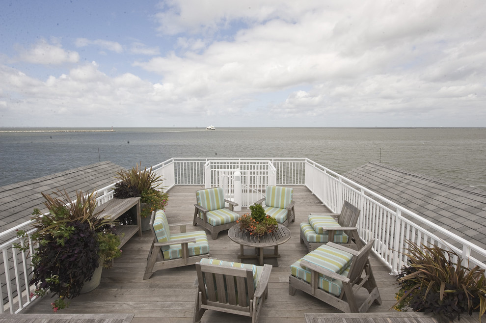 Beach house roof deck. Beach Style Deck Wilmington by Pine