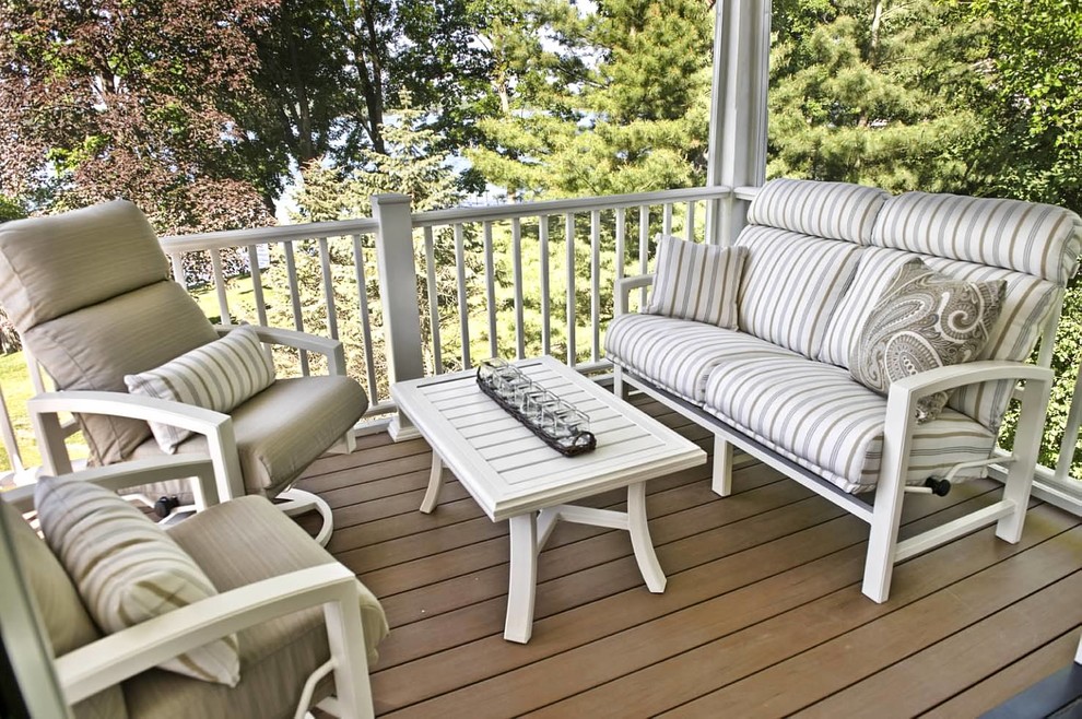 Inspiration for a timeless deck remodel in Grand Rapids