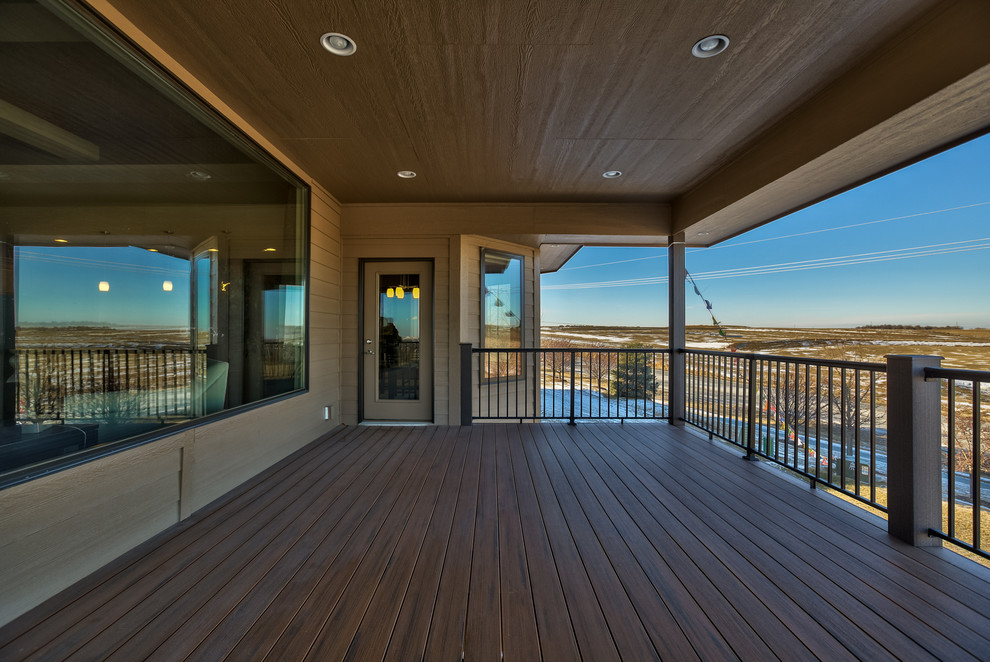 Bellbrook Moderne Terrasse en Bois Omaha par Prairie Homes, Inc