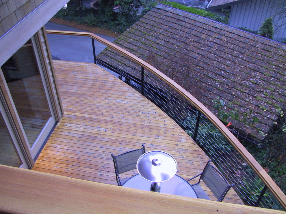 Foto di una terrazza contemporanea dietro casa e di medie dimensioni con nessuna copertura
