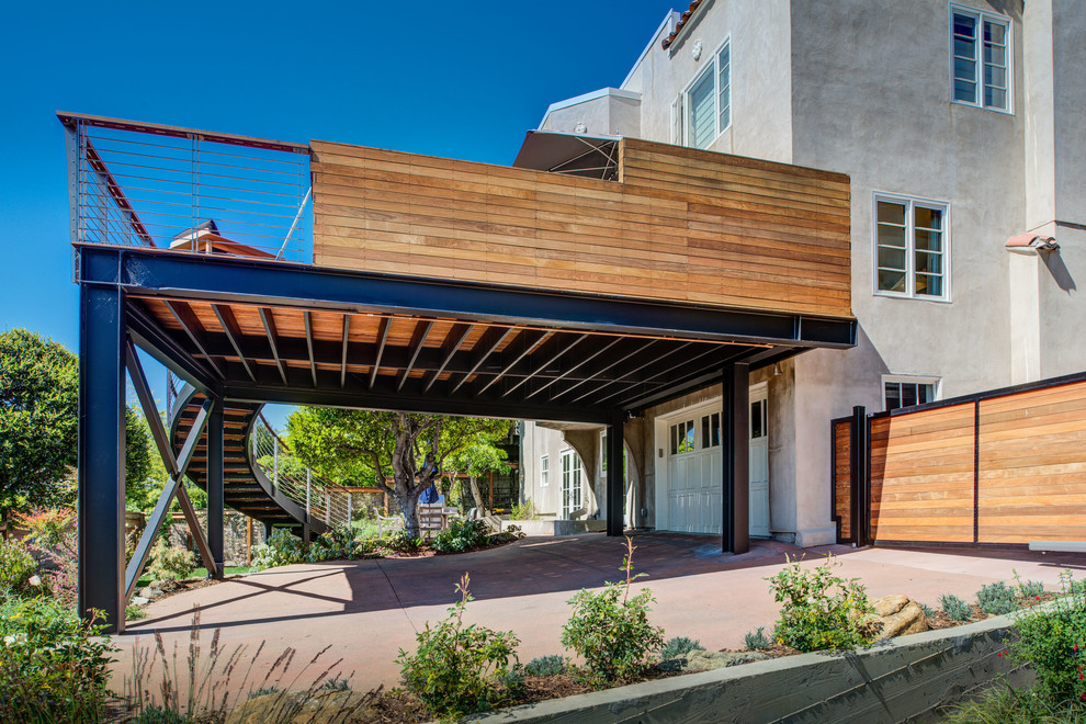 Large contemporary back terrace in San Francisco.