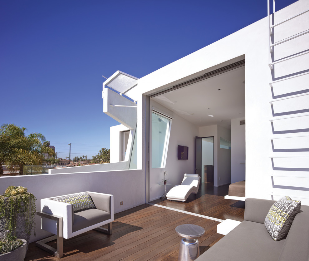 Idee per una terrazza contemporanea di medie dimensioni e dietro casa con nessuna copertura