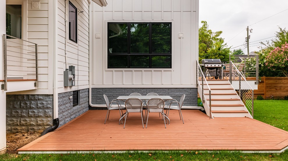 Imagen de terraza campestre de tamaño medio sin cubierta en patio trasero