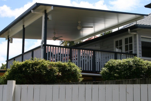 Brisbane Deck and Flyover Patio Roof Timber Balustrade - Clásico ...