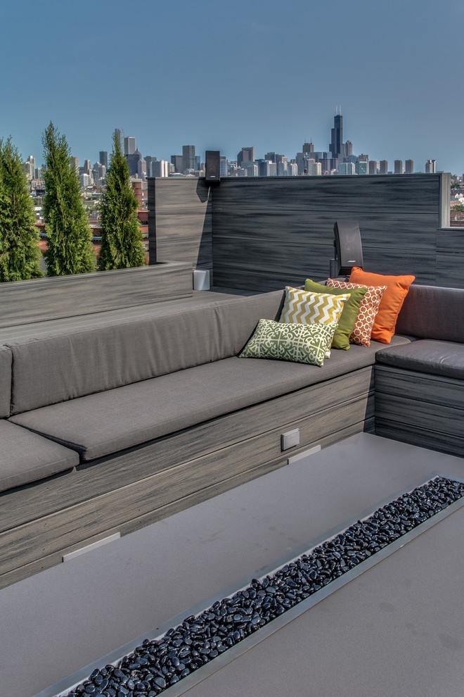 Modelo de terraza minimalista extra grande sin cubierta en azotea con brasero