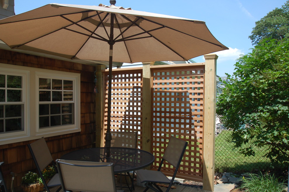 Источник вдохновения для домашнего уюта: маленькая терраса на заднем дворе в классическом стиле без защиты от солнца для на участке и в саду