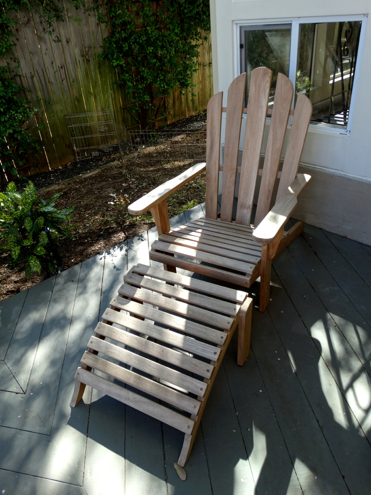 Источник вдохновения для домашнего уюта: маленькая терраса на заднем дворе в стиле фьюжн без защиты от солнца для на участке и в саду