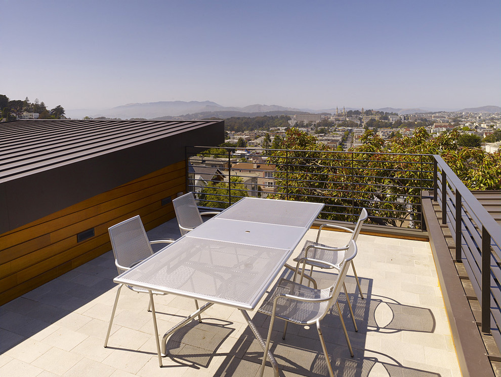Foto di una terrazza contemporanea sul tetto e sul tetto con nessuna copertura