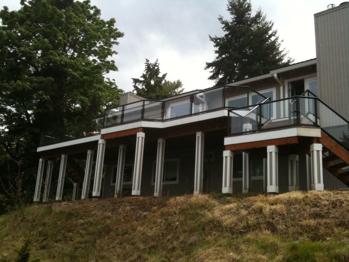 Columns Traditional Deck Seattle by USI Custom Outdoor Living