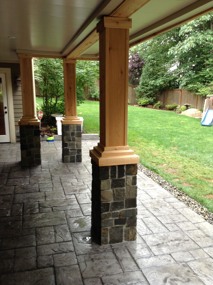 Columns Traditional Deck Seattle by USI Custom Outdoor Living