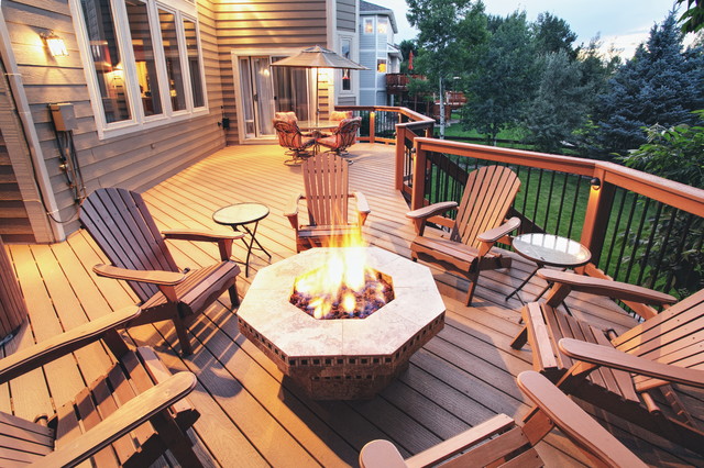 Composite deck with fire pit - Traditional - Deck - Denver - by Kona  Contractors | Houzz