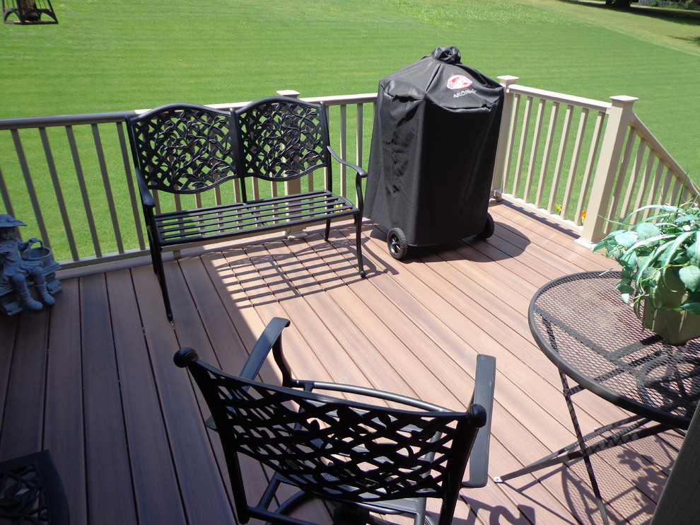 Composite Decking By Durante Traditional Deck