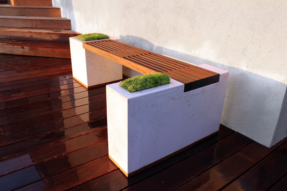 Minimalist deck photo in Los Angeles