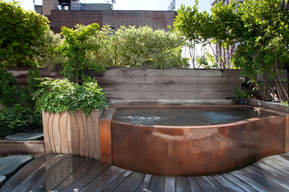 Inspiration for a contemporary rooftop deck remodel
