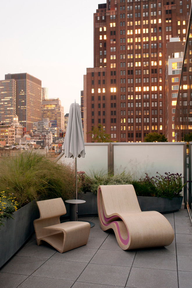 Contemporary roof rooftop terrace in New York with a potted garden and no cover.