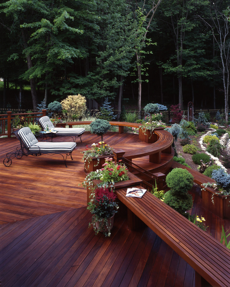 Unbedeckte, Große Klassische Terrasse hinter dem Haus in New York