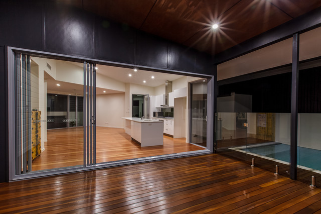 Contemporary Extension on Traditional Queenslander - Contemporary ...