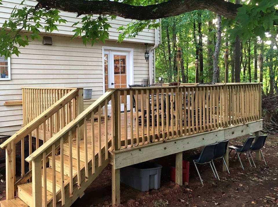 Inspiration for a mid-sized craftsman backyard deck remodel in Charlotte with no cover