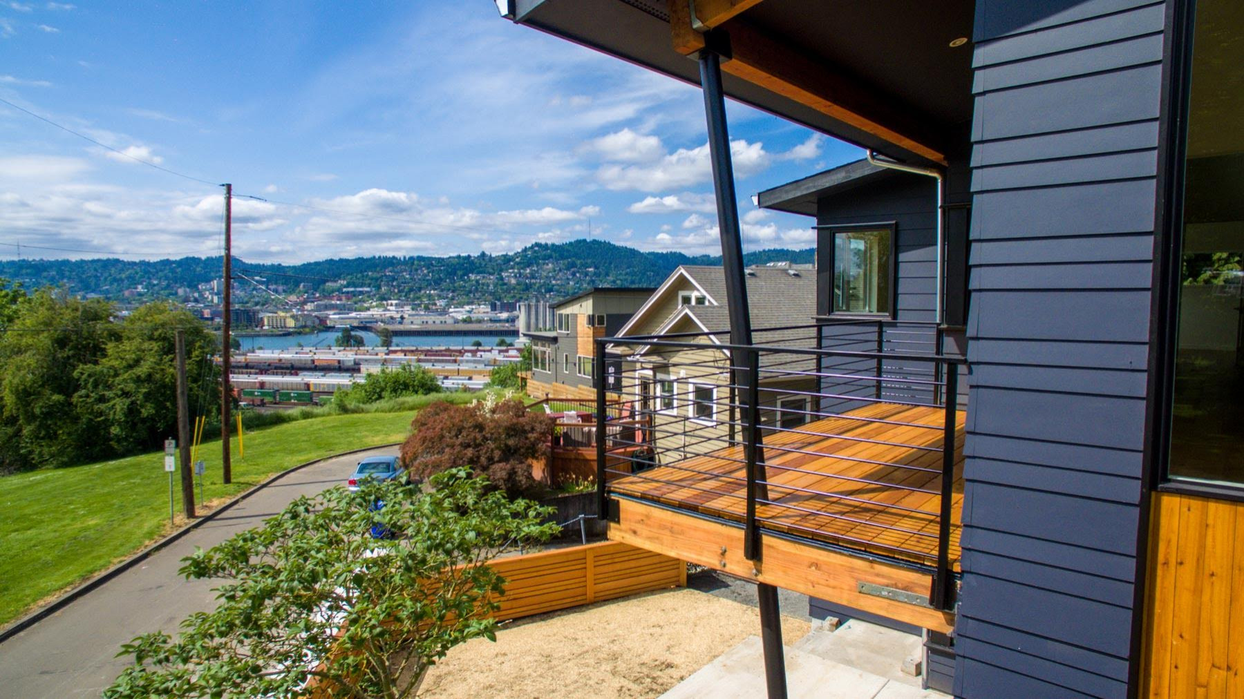 Deck Overlook - Modern - Deck - Portland - by Rogue Remodel | Houzz