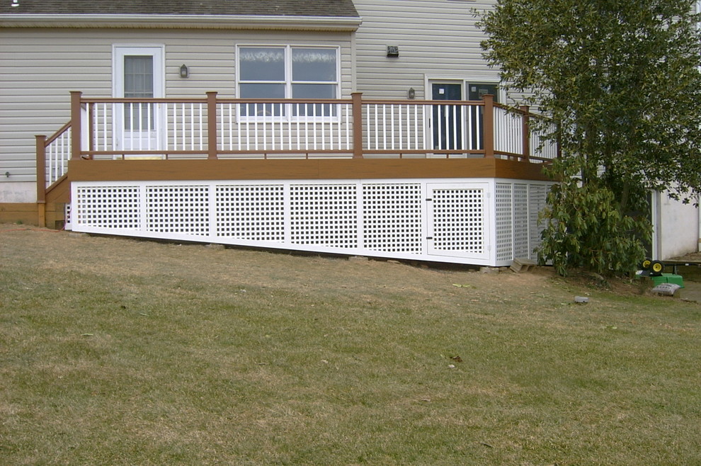 Mid-sized trendy backyard deck photo in Philadelphia with no cover