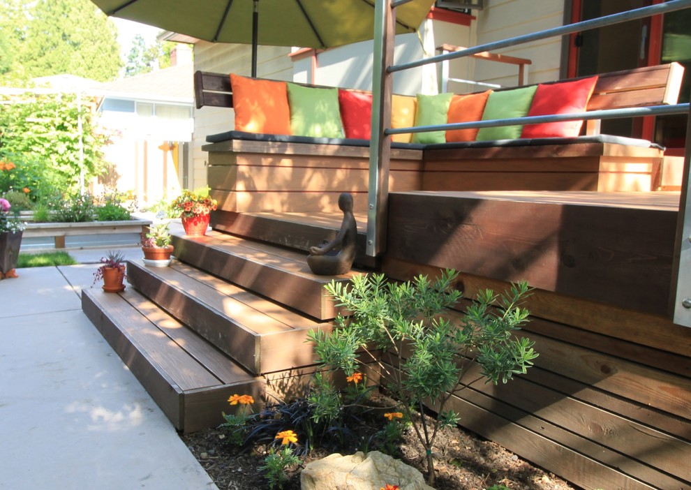 This is an example of a contemporary terrace in Seattle.