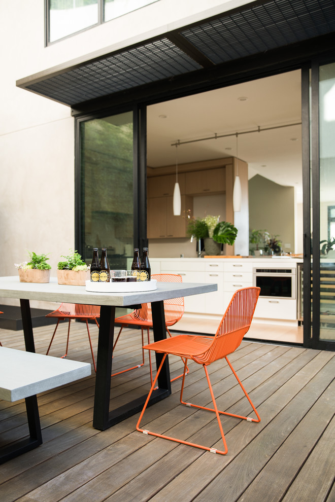 Contemporary terrace in San Francisco with no cover.