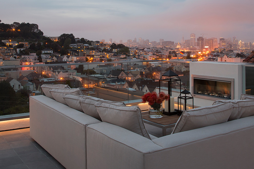 This is an example of an expansive contemporary terrace in San Francisco.