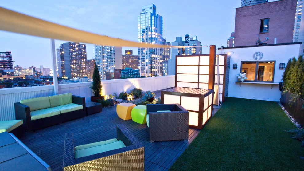 Idee per una terrazza contemporanea sul tetto e sul tetto con con illuminazione