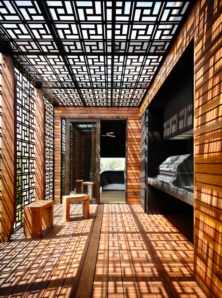 Mittelgroße Moderne Pergola Terrasse hinter dem Haus mit Grillplatz in Melbourne